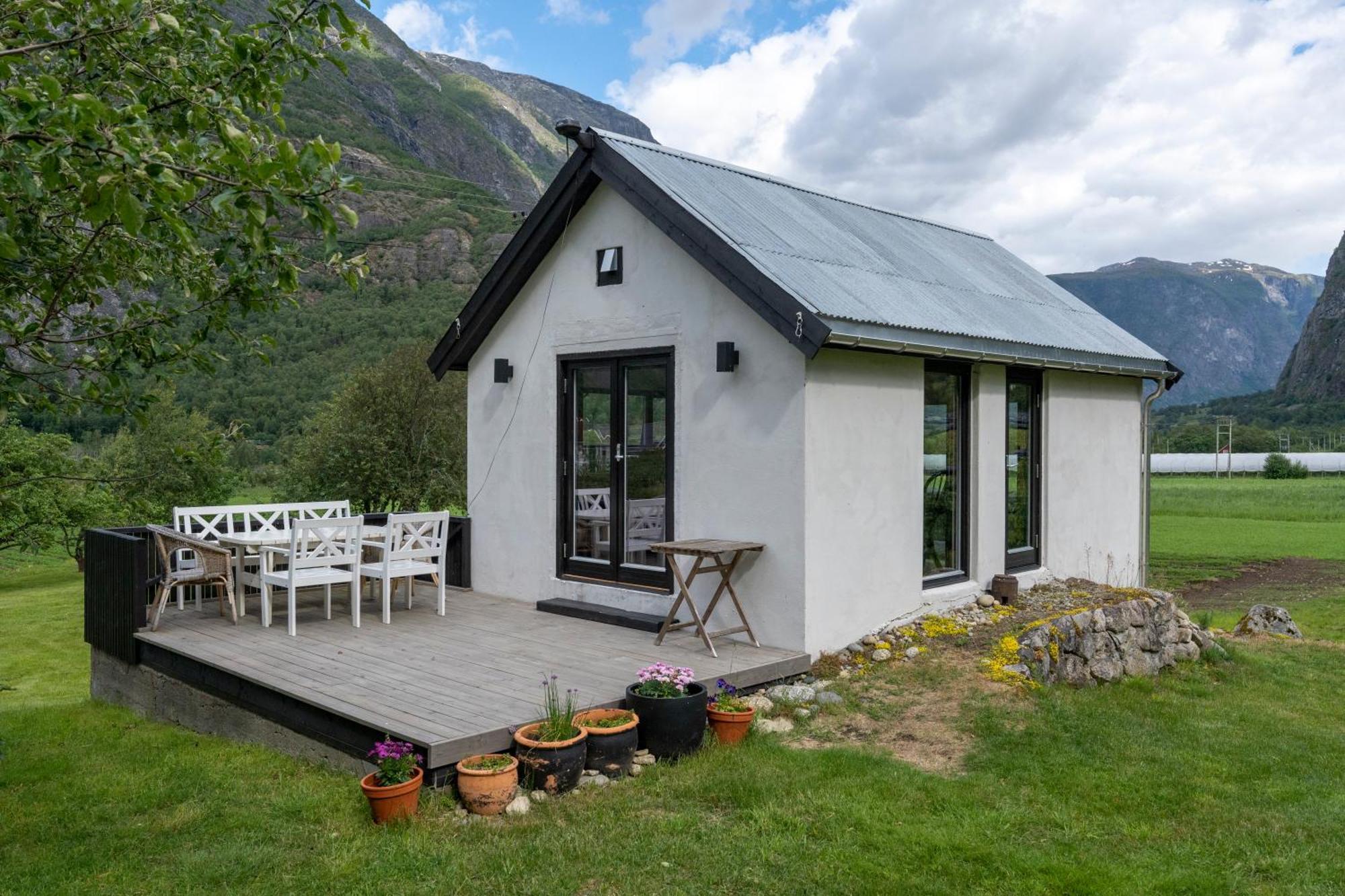 Jordeplegarden Holiday Home - Part Of A Farm - Two Buildings - Close To Flam Лердалсёйри Экстерьер фото