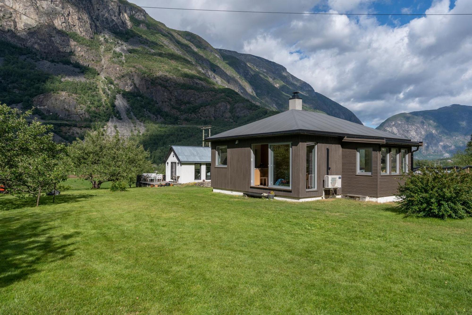Jordeplegarden Holiday Home - Part Of A Farm - Two Buildings - Close To Flam Лердалсёйри Экстерьер фото