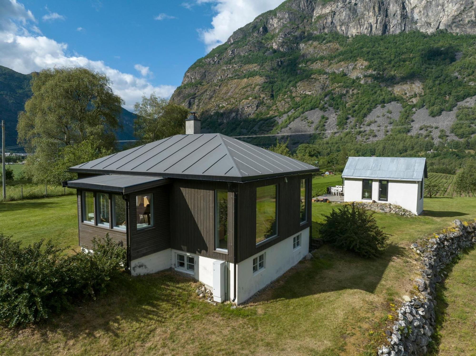 Jordeplegarden Holiday Home - Part Of A Farm - Two Buildings - Close To Flam Лердалсёйри Экстерьер фото