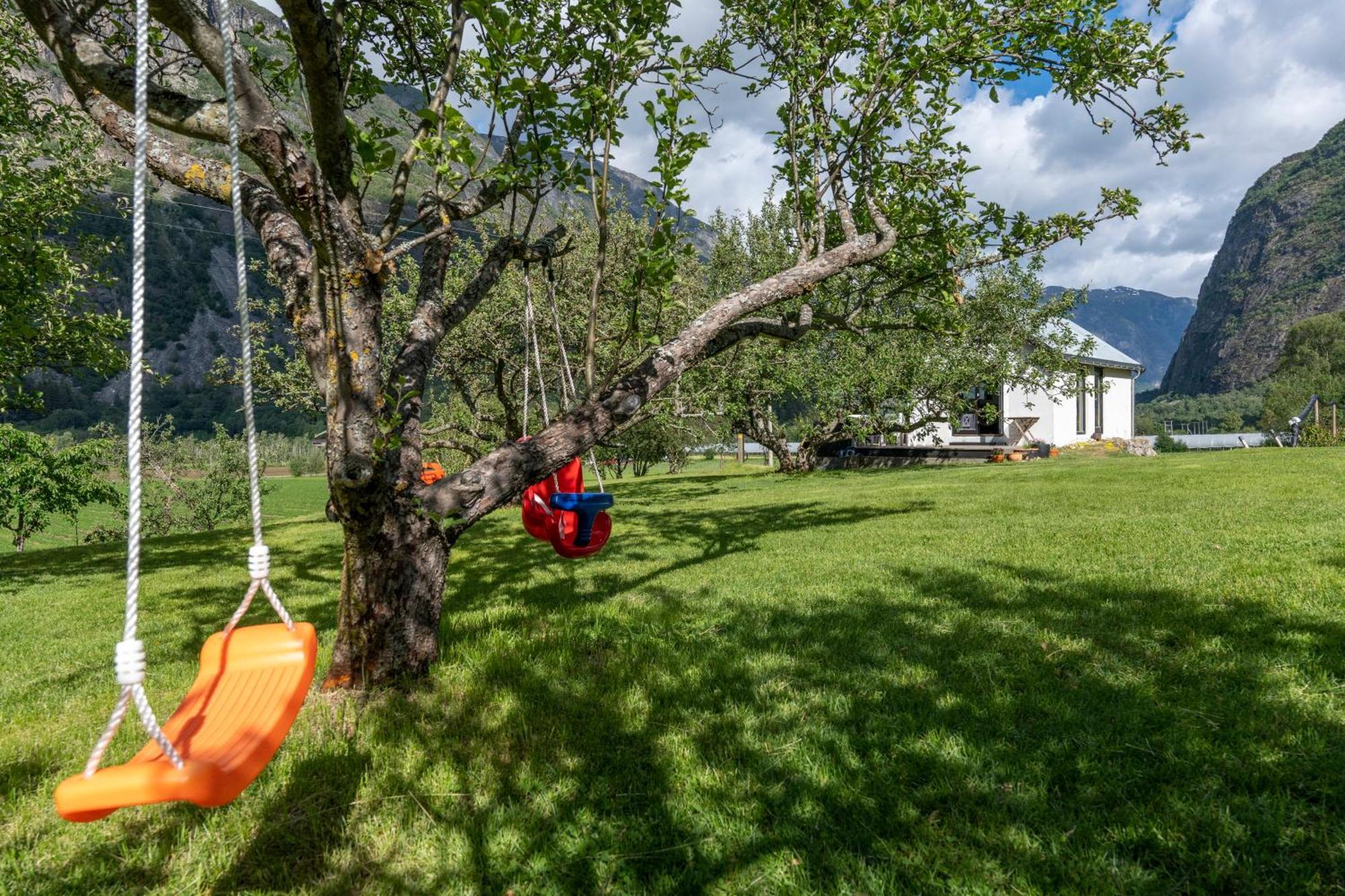 Jordeplegarden Holiday Home - Part Of A Farm - Two Buildings - Close To Flam Лердалсёйри Экстерьер фото