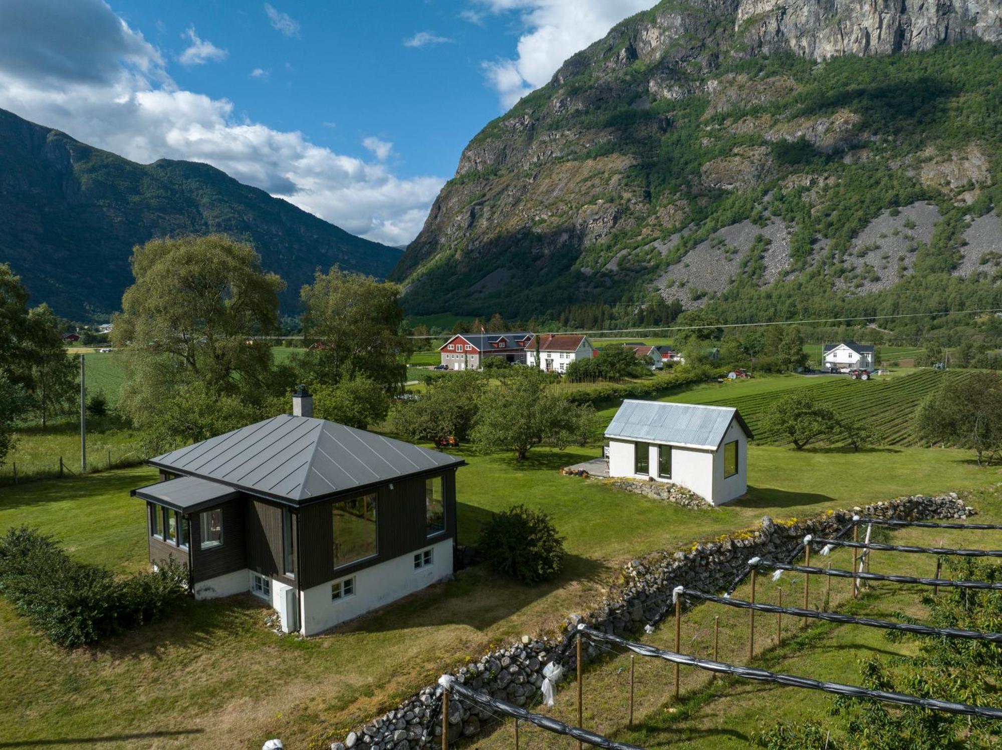 Jordeplegarden Holiday Home - Part Of A Farm - Two Buildings - Close To Flam Лердалсёйри Экстерьер фото