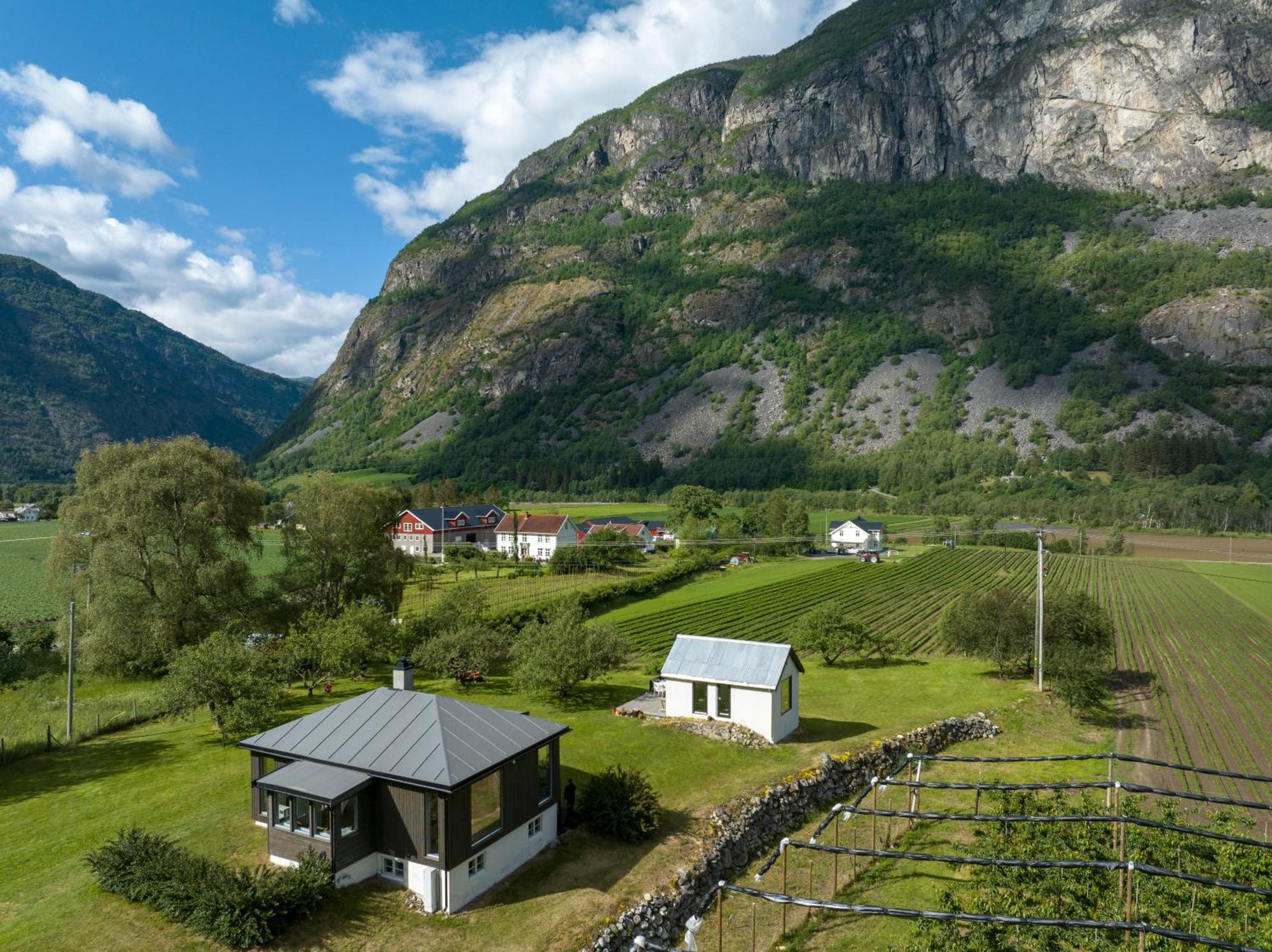 Jordeplegarden Holiday Home - Part Of A Farm - Two Buildings - Close To Flam Лердалсёйри Экстерьер фото